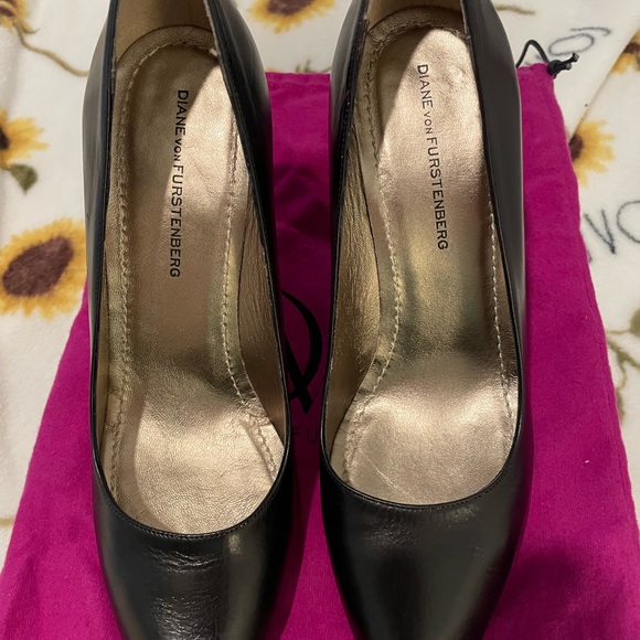 Vintage DVF Diane Von Furstenberg heels - Picture 2 of 10